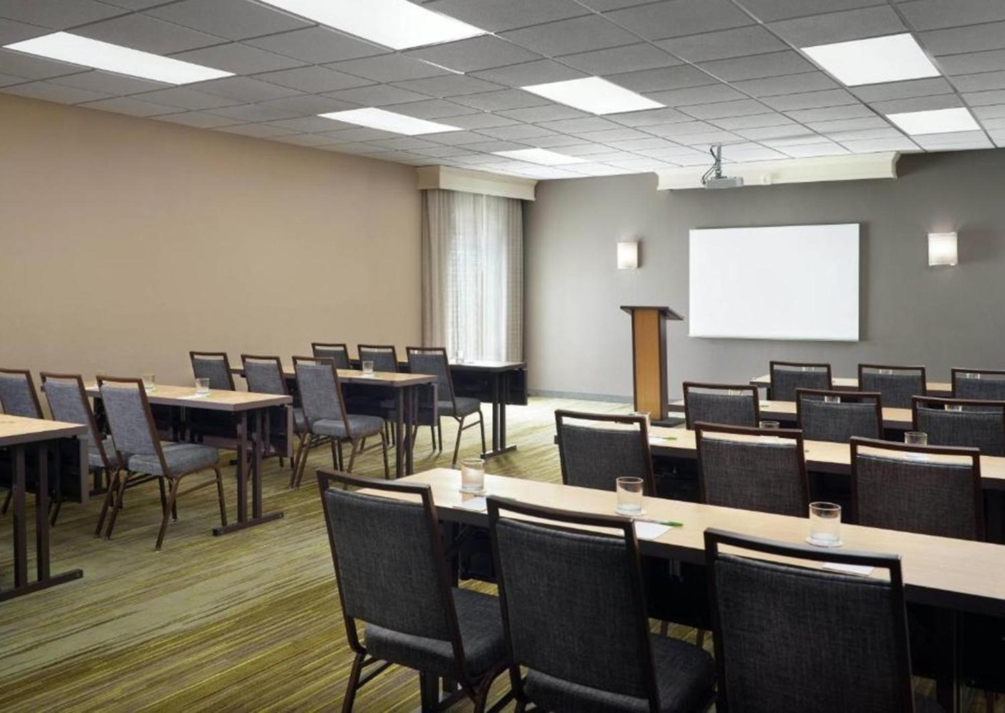 Courtyard By Marriott Macon Hotel Екстериор снимка