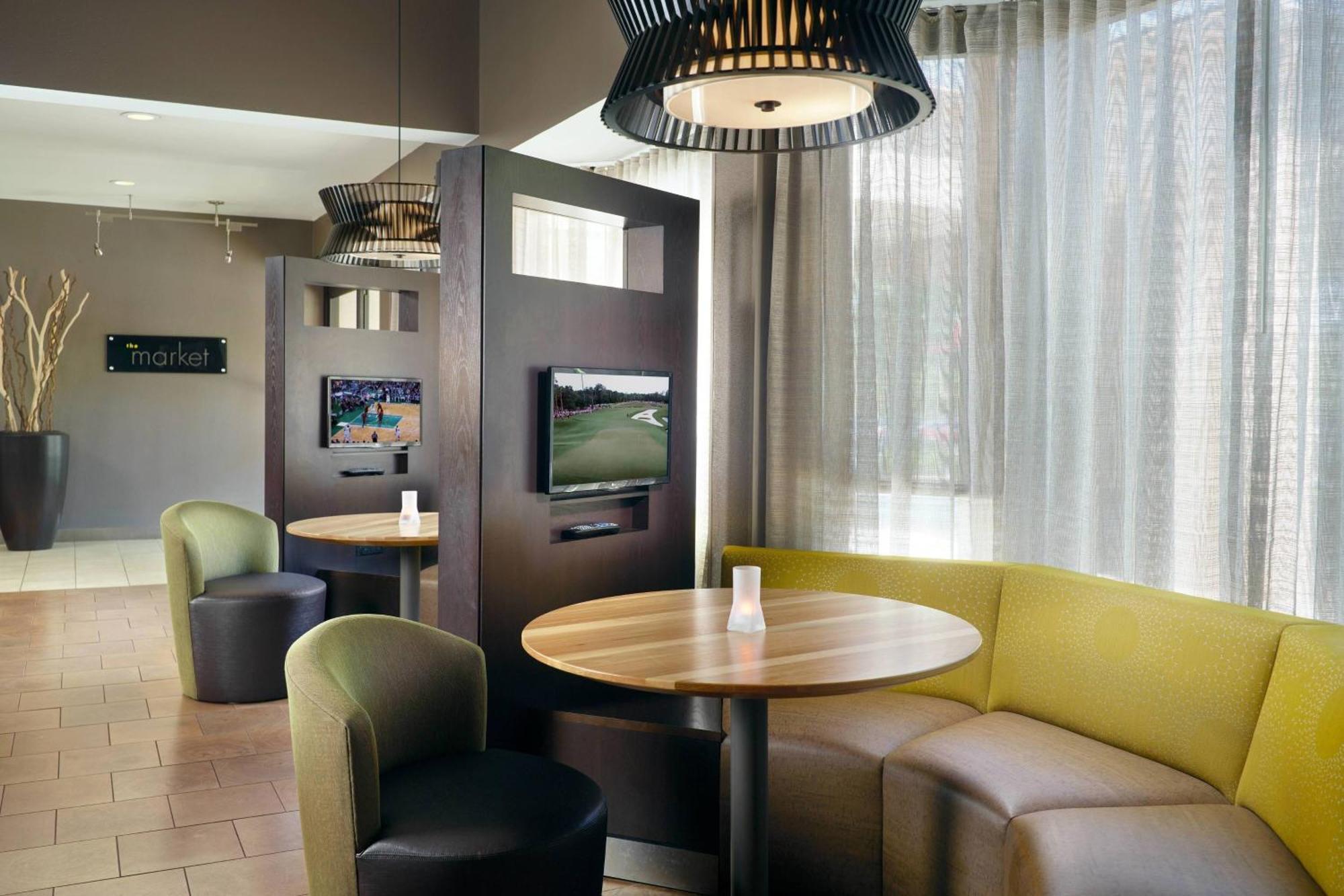 Courtyard By Marriott Macon Hotel Екстериор снимка