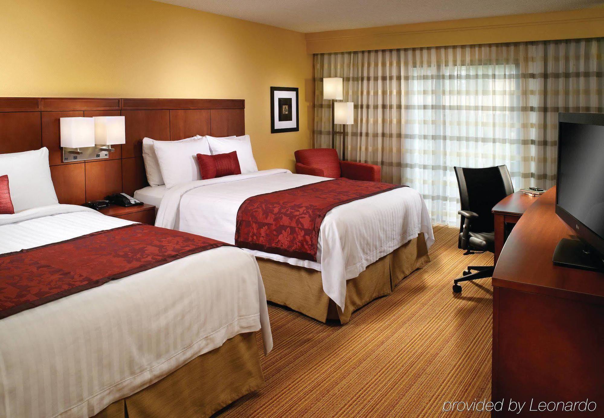 Courtyard By Marriott Macon Hotel Екстериор снимка