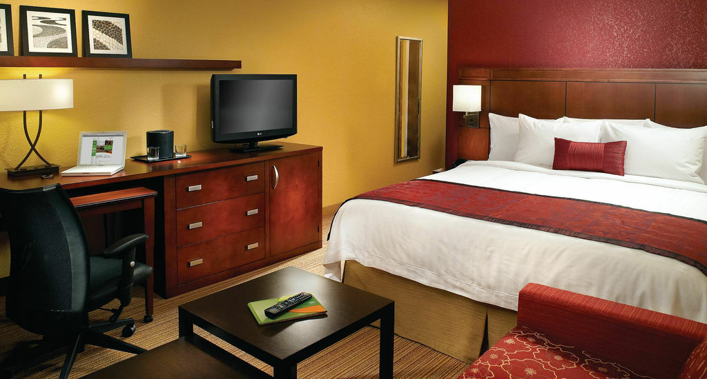 Courtyard By Marriott Macon Hotel Екстериор снимка