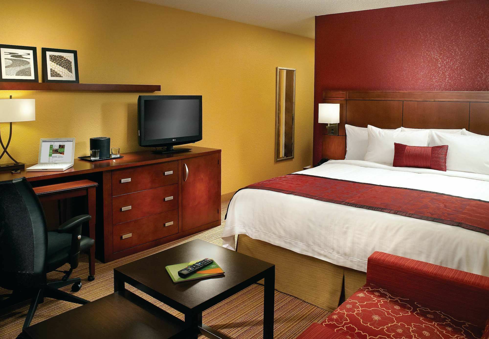 Courtyard By Marriott Macon Hotel Екстериор снимка