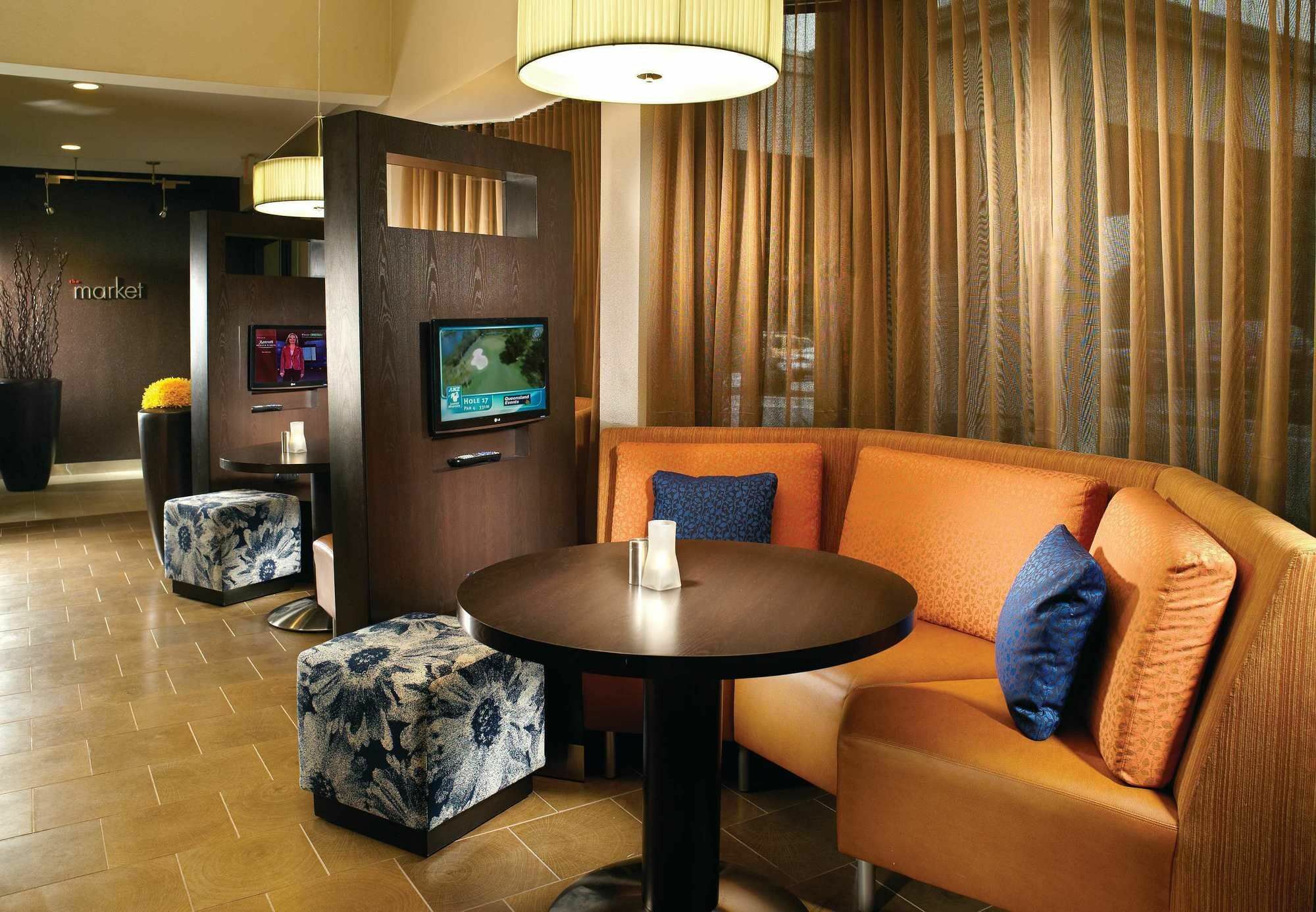 Courtyard By Marriott Macon Hotel Екстериор снимка