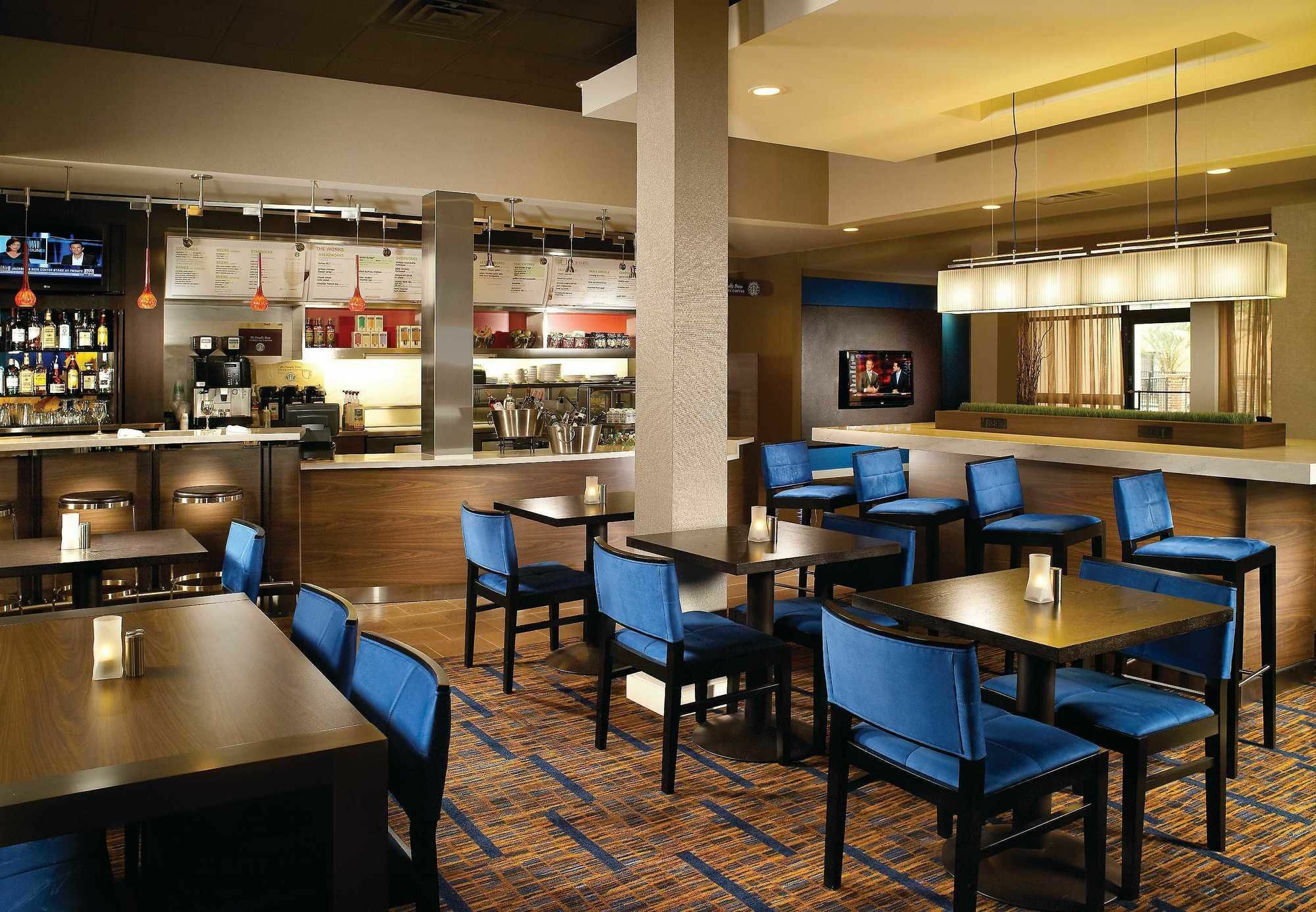 Courtyard By Marriott Macon Hotel Екстериор снимка